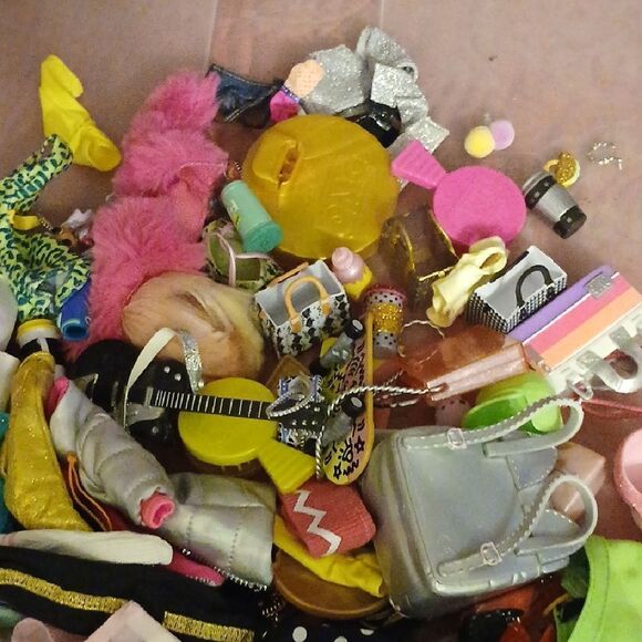 Assorted Doll Accessories Bundle - Picture 4 of 4